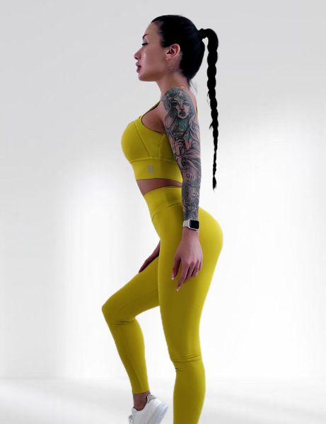 Костюм для фитнеса женский LILAFIT комплект лосины пуш ап и топ желтый размер S LFS000074 фото